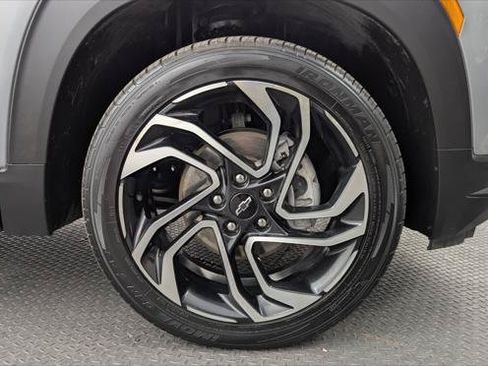 Used 2024 Chevrolet TrailBlazer RS w/ Convenience Package AWD/4WD image 30