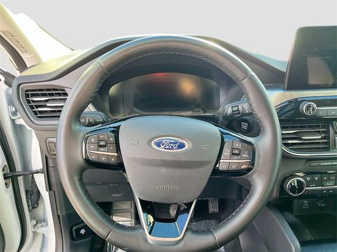 Used 2022 Ford Escape Titanium w/ Class II Trailer Tow Package image 11