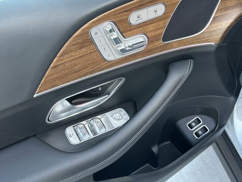 Used 2025 Mercedes-Benz GLE 450e 4MATIC image 15