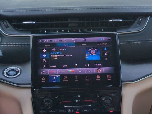 Used 2025 Jeep Grand Cherokee L Limited image 17