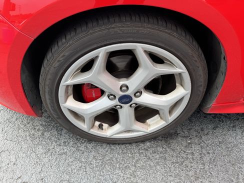 Used 2014 Ford Focus ST w/ Equipment Group 202A FWD image 29