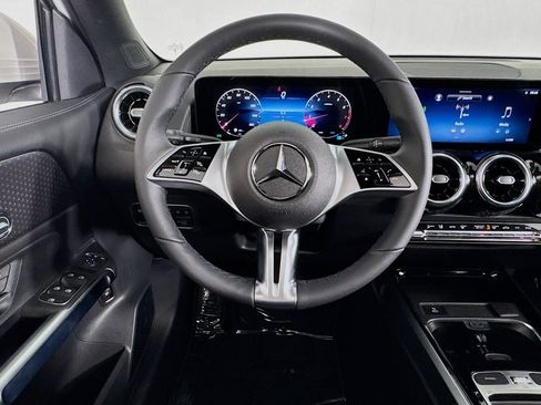 New 2026 Mercedes-Benz GLB 250 image 4