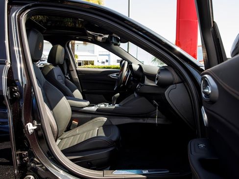 New 2025 Alfa Romeo Giulia w/ Driving Assist Package image 40