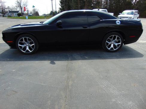 Used 2015 Dodge Challenger SXT Plus w/ Driver Convenience Group image 6