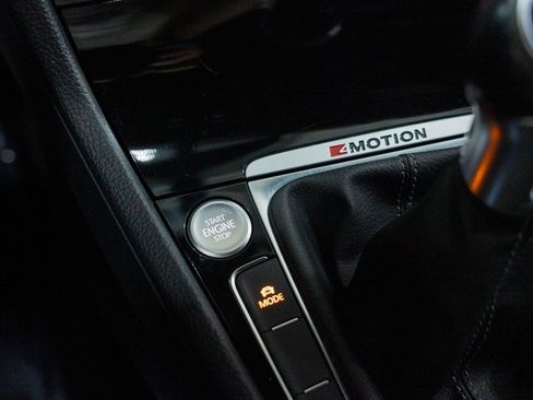 Used 2016 Volkswagen Golf 4-Door image 36