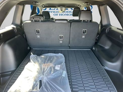 New 2025 Jeep Grand Cherokee Altitude AWD/4WD image 11