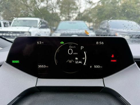 Used 2025 Toyota Prius LE image 4