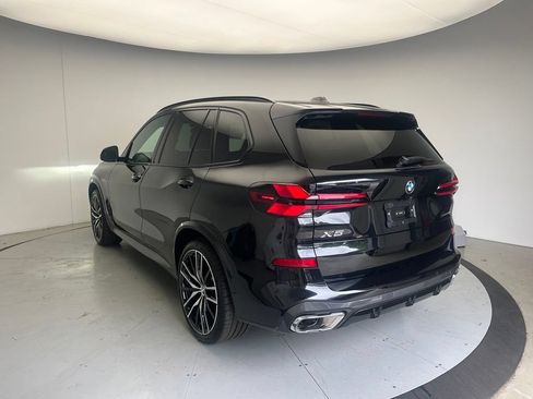 Used 2026 BMW X5 xDrive40i w/ M Sport Package AWD/4WD image 3