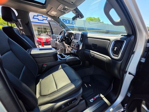 Used 2021 Chevrolet Silverado 2500 LTZ w/ LTZ Premium Package AWD/4WD image 11
