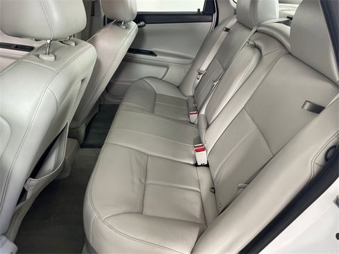 Used 2012 Chevrolet Impala LTZ image 13