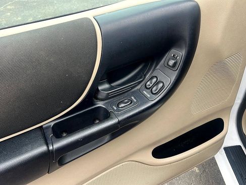 Used 2004 Ford Ranger XLT image 19