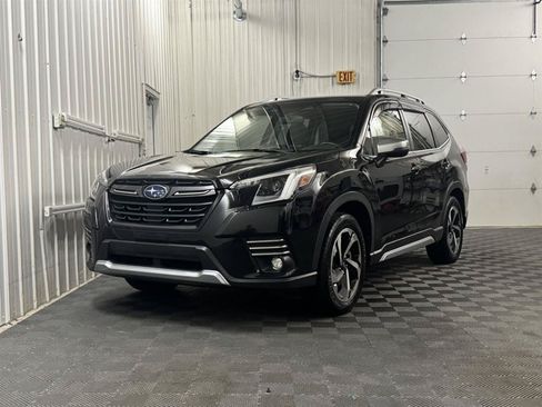 Used 2022 Subaru Forester Touring AWD/4WD image 1