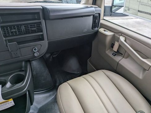 New 2026 GMC Savana 2500 RWD image 18
