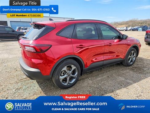 Used 2025 Ford Escape ST-Line w/ Cold Weather Package FWD image 4