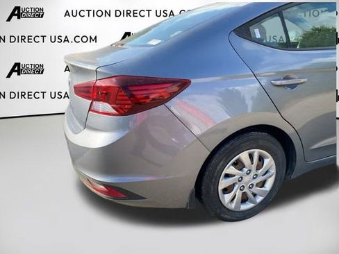 Used 2019 Hyundai Elantra SE FWD image 24