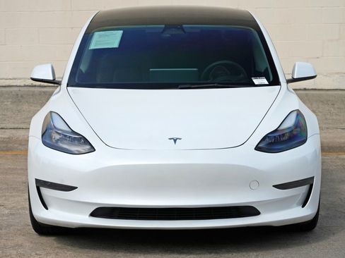 Used 2023 Tesla Model 3 Standard Range RWD image 45