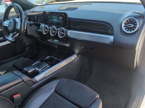 Used 2021 Mercedes-Benz GLB 250 GLB 250 image 27