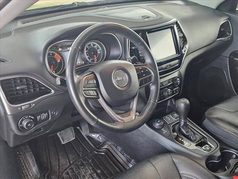 Used 2019 Jeep Cherokee Limited AWD/4WD image 10