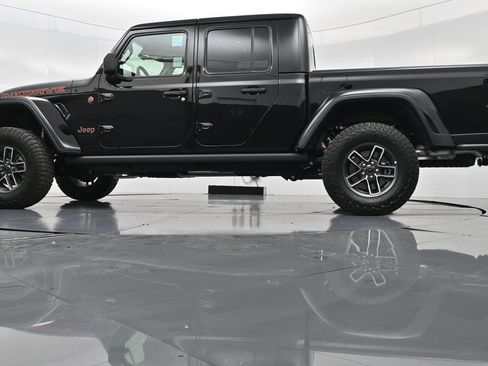 New 2025 Jeep Gladiator Mojave image 39
