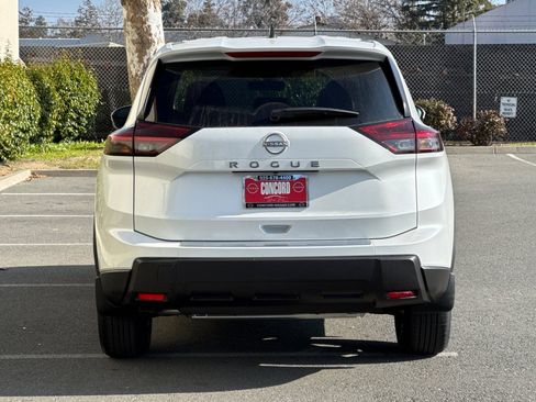 New 2026 Nissan Rogue SV w/ Cold Weather Package FWD image 5