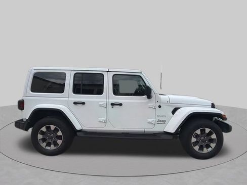Used 2023 Jeep Wrangler Unlimited Sahara w/ Cold Weather Group AWD/4WD image 2