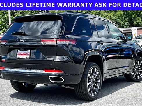 Used 2025 Jeep Grand Cherokee Overland w/ Advanced Protech Group III AWD/4WD image 10