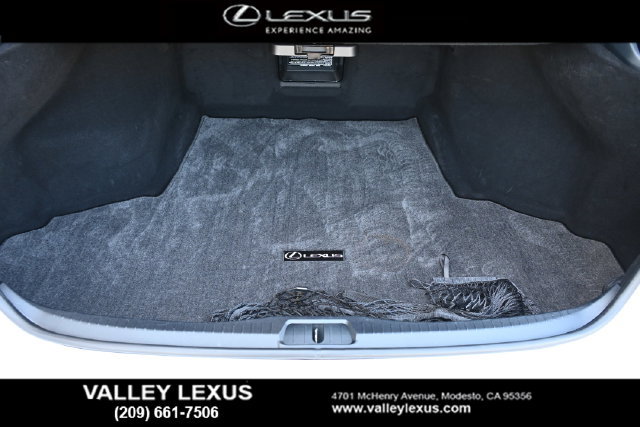 Used 2015 Lexus LS 460 w/ Comfort Package RWD image 18