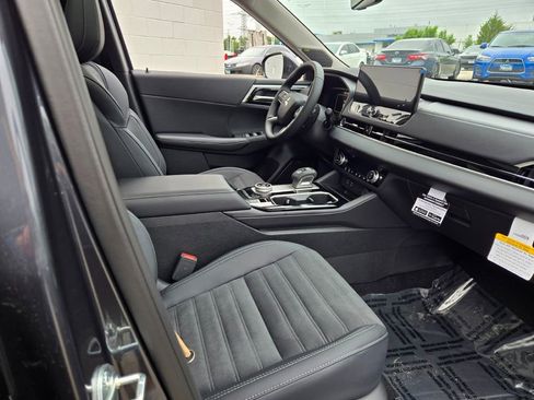 New 2025 Mitsubishi Outlander SE image 4