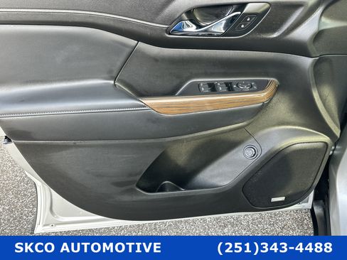 Used 2019 GMC Acadia SLE w/ Driver Alert Package I image 5