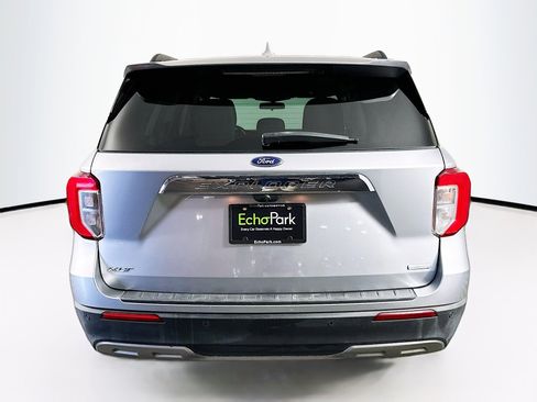 Used 2020 Ford Explorer XLT w/ Equipment Group 202A image 7