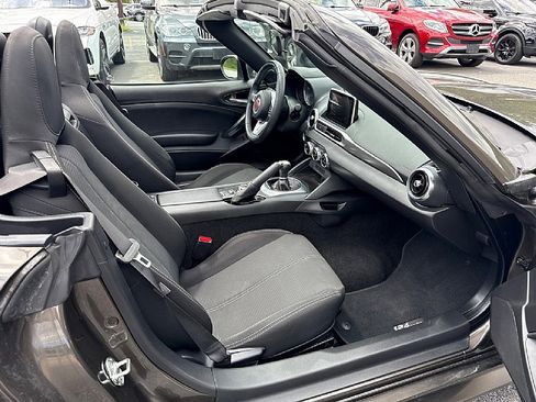 Used 2017 FIAT 124 Spider Classica image 12