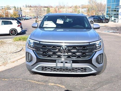 Certified 2025 Volkswagen Atlas Cross Sport SE image 2