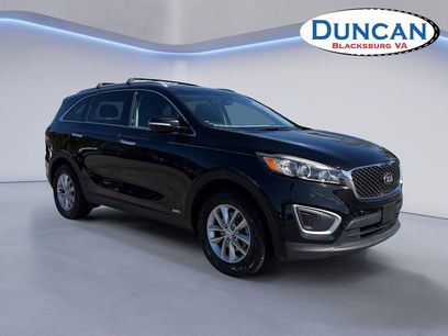 Used 2017 Kia Sorento LX w/ LX Convenience Package