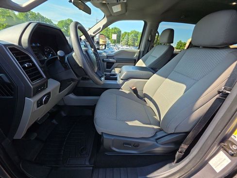 Used 2022 Ford F250 XLT w/ XLT Premium Package AWD/4WD image 3