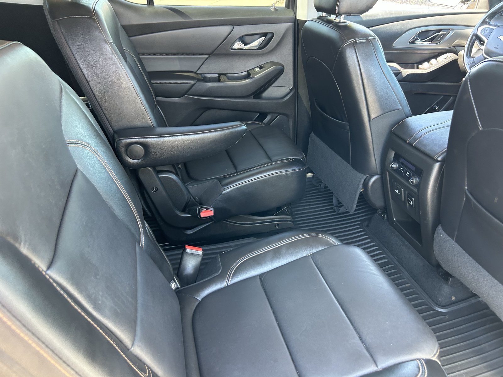 Used 2018 Chevrolet Traverse RS FWD image 14