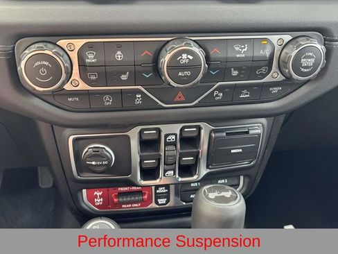 New 2026 Jeep Wrangler Unlimited Rubicon AWD/4WD image 25
