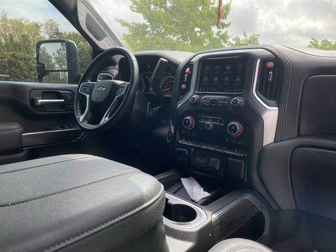 Used 2023 Chevrolet Silverado 2500 LTZ image 6