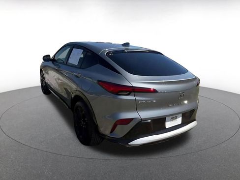 Used 2025 Buick Envista Sport Touring image 11