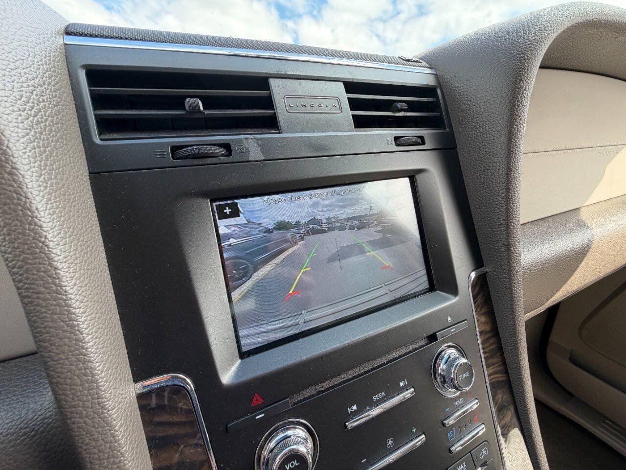 Used 2016 Lincoln Navigator Select RWD image 24