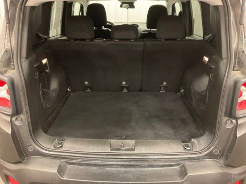 Used 2017 Jeep Renegade Latitude AWD/4WD image 6