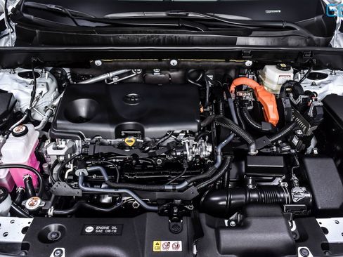 Used 2024 Toyota RAV4 XLE Premium image 11