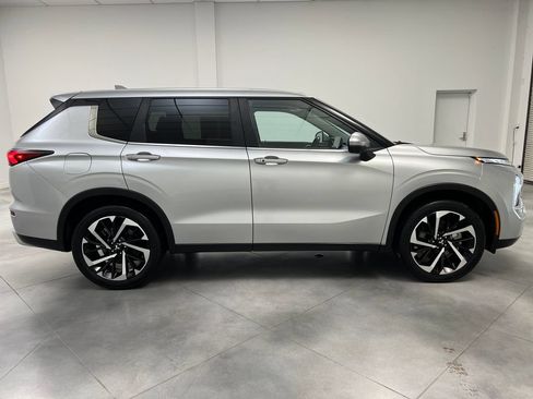 Used 2024 Mitsubishi Outlander SE FWD image 10