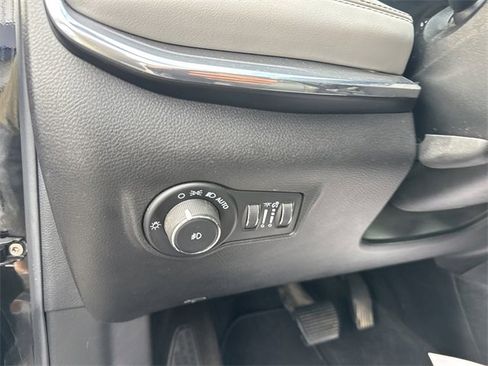 Used 2022 Jeep Compass Limited image 17