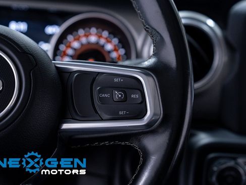 Used 2020 Jeep Wrangler Unlimited Sahara image 17