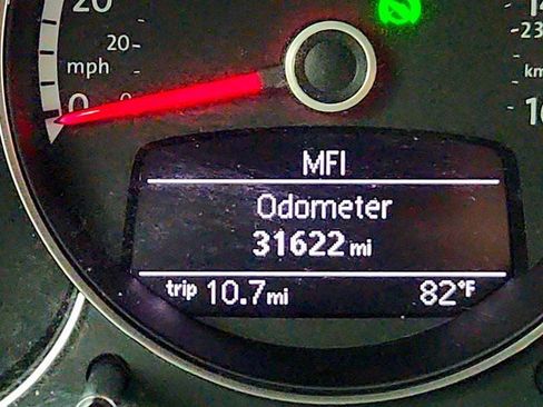 Used 2016 Volkswagen Beetle 1.8T FWD image 17