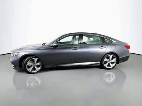 Used 2018 Honda Accord Touring image 4