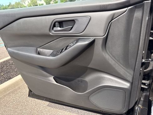 Certified 2024 Nissan Rogue S FWD image 22