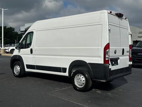 Used 2024 RAM ProMaster 2500 w/ Convenience Group FWD image 3