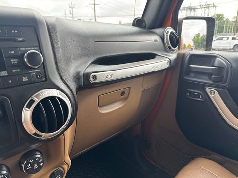 Used 2011 Jeep Wrangler Rubicon w/ PWR Convenience Group AWD/4WD image 33