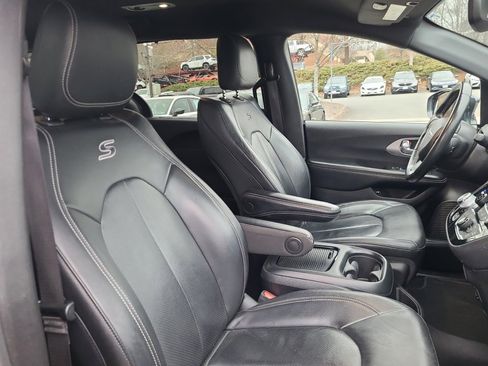 Used 2021 Chrysler Pacifica Touring-L w/ S Appearance Package image 28